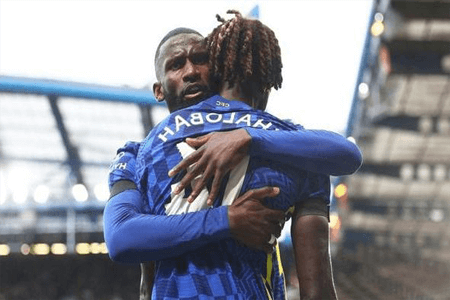 Celebration At Stamford Bridge As Top Defender Signs New Contract